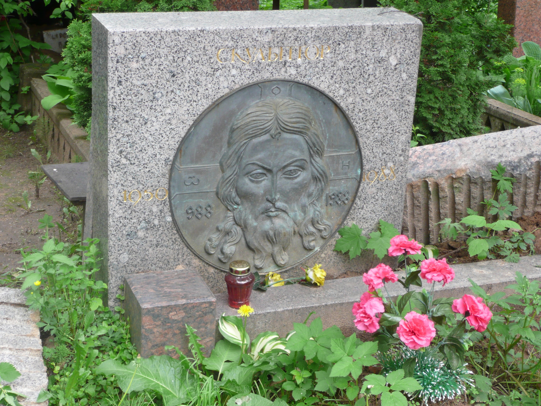 Леонид Гайдай могила
