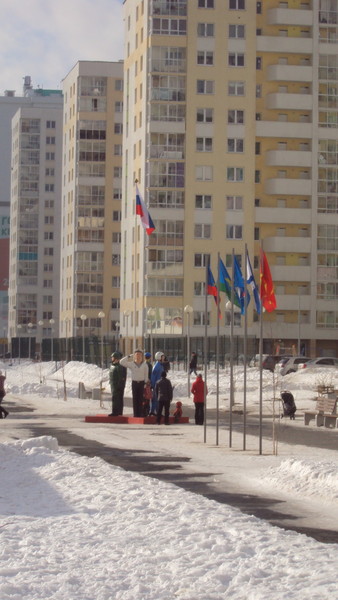 Солдаты России-скульптурная группа в Академическом.