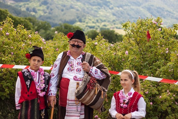 Народные костюмы стран мира фото с названием