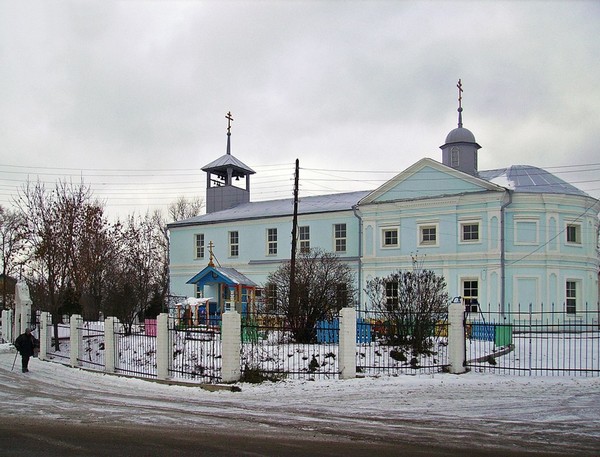 Церковь Казанской иконы Божией Матери — храм Нижегородской епархии Русской православной церкви, расположенный в исторической («старой») части города Кстово Нижегородской области.

Церковь построена в 1775 году на средства помещика статского советника Ивана Ивановича Нечаева. В 1848 году установлен новый иконостас. В 1904 году пристроена церковная сторожка. В храме было два престола: первый (главный) освящён в честь Казанской иконы Божией Матери, а второй — в честь Входа Господня в Иерусалим. В ведении церкви находилось 35 десятин, в том числе погост.

В советское время священнослужители подверглись репрессиям: протоиерей Константин Васильевич Знаменский, бывший настоятелем до 1924 года, скончался от пыток в Горьковской тюрьме, а иереи Иван Павлович Святицкий и Григорий Иванович Бурденков были расстреляны. Храм был закрыт, его колокольня снесена, главный вход перенесён из основного объёма в бывшее основание колокольни, надстроен второй этаж. Кроме того, было осквернено прихрамовое кладбище. В здании расположилась типография и редакция газеты «Маяк». Затем, в 1980-х годах, помещения церкви частично использовались как склад, после чего она была окончательно заброшена.

Храм возвращён Русской православной церкви в 1994 году. 30 октября 1994 года состоялось его освящение. В мае 1995 года настоятелем назначен протоиерей Иоанн Лопухович. 12 апреля 2005 года новым настоятелем стал иерей Павел Блинов, а в 2016 году его сменил иерей Александр Лысов.