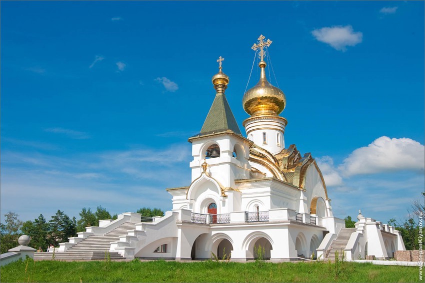 Где находится город церкви. Храм преподобного Серафима Саровского. Собор Серафима Саровского в Хабаровске. Часовня храма Серафима Саровского Хабаровск. Храм Серафима Саровского Хабаровск фото.